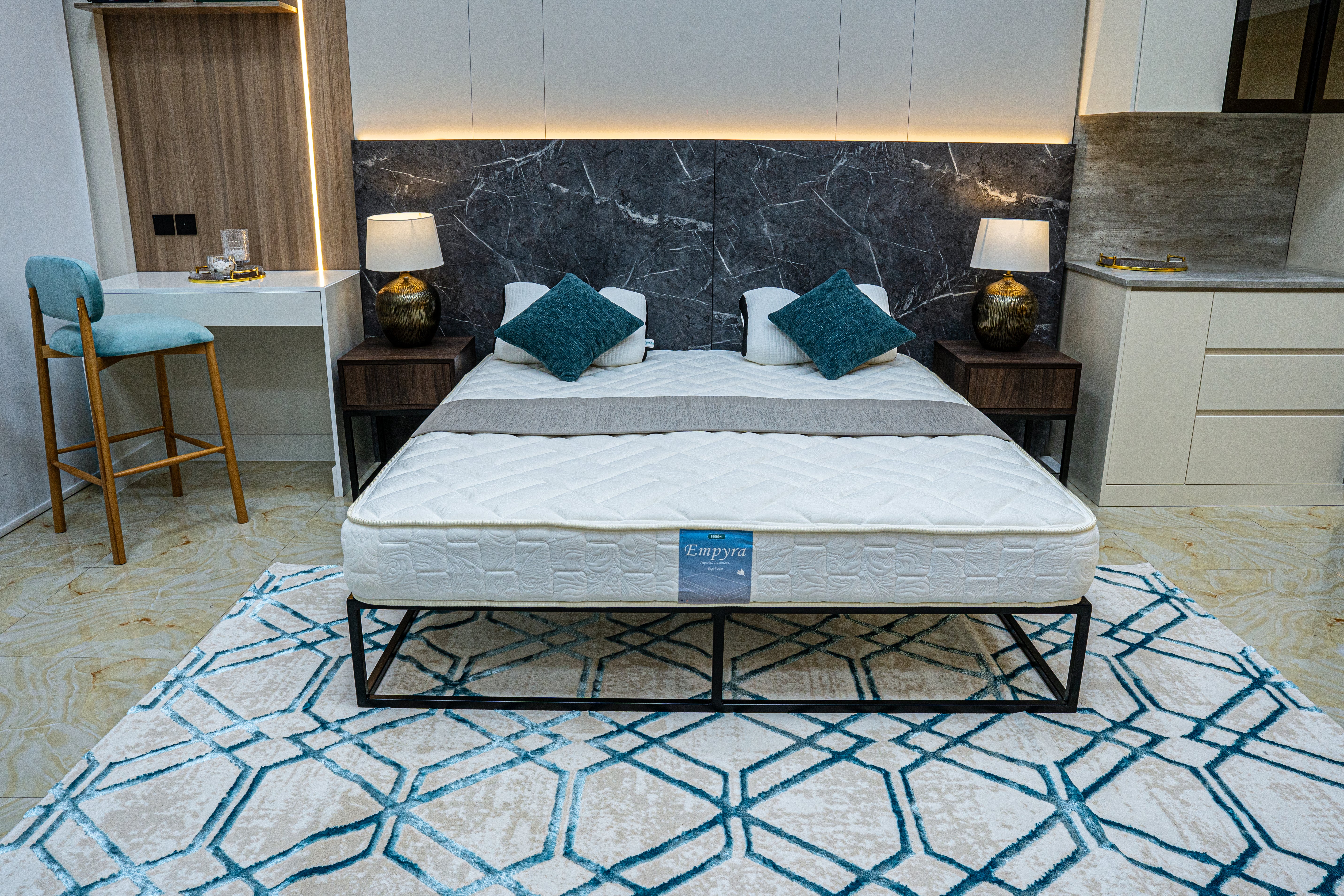 Seeron Empyra Bonnel Spring Mattress – Firm Comfort and Everyday Reliability