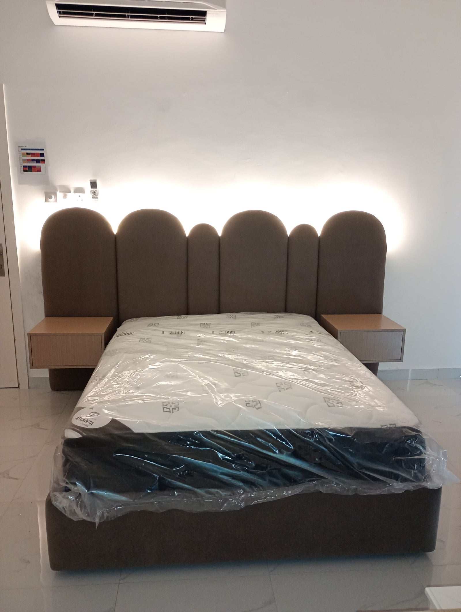 Modern built-in shelving Dubai joinery