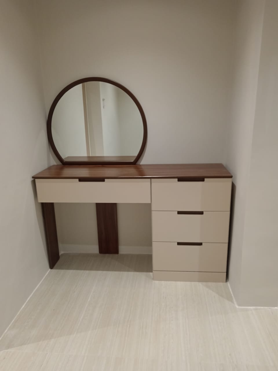 Custom vanity and storage cabinet Dubai