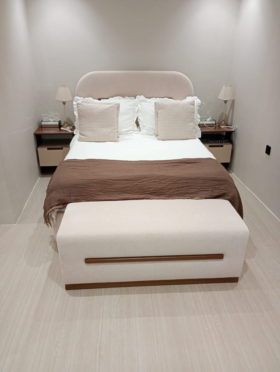 Modern built-in shelving Dubai joinery