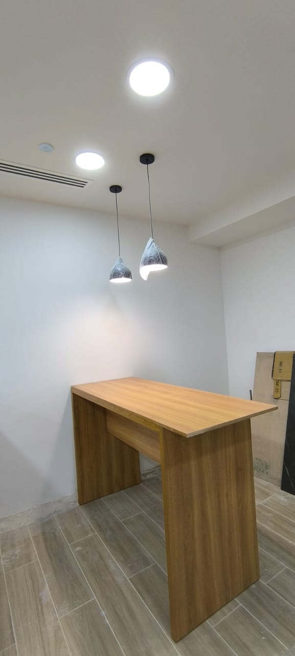 Bespoke dining table Dubai solid wood