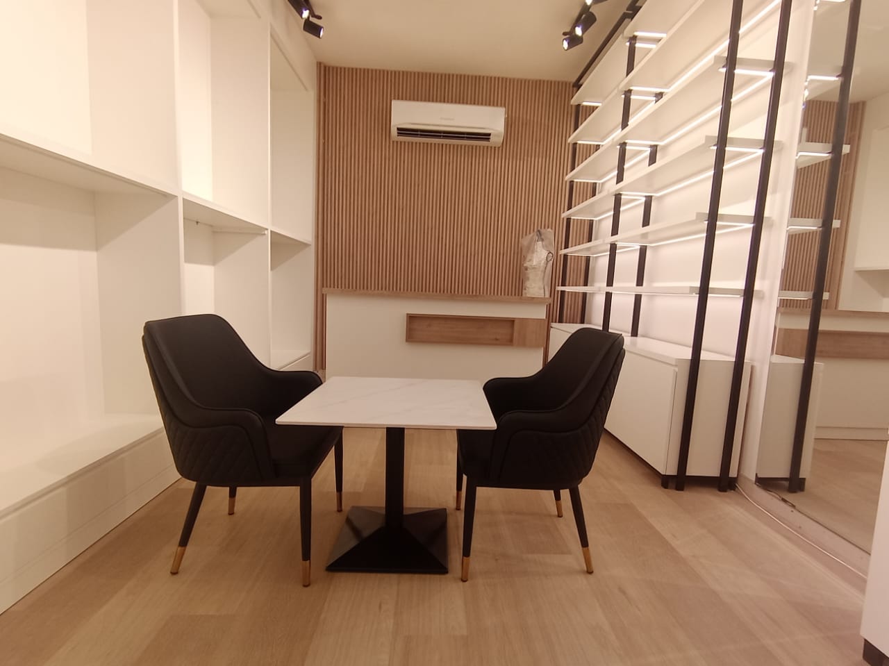 Custom wardrobe Dubai built-in storage